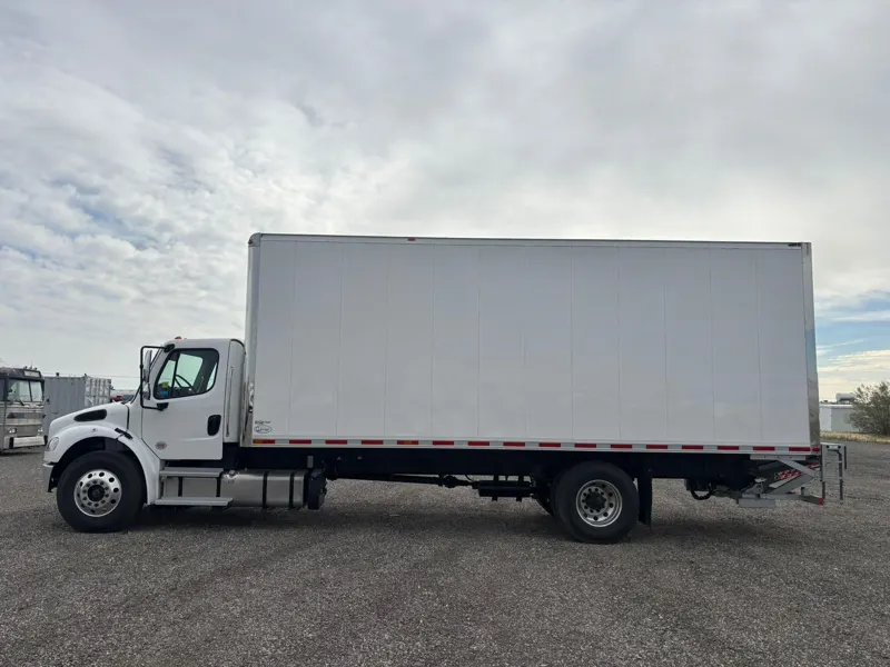 2025 FREIGHTLINER BUSINESS CLASS M2 106
